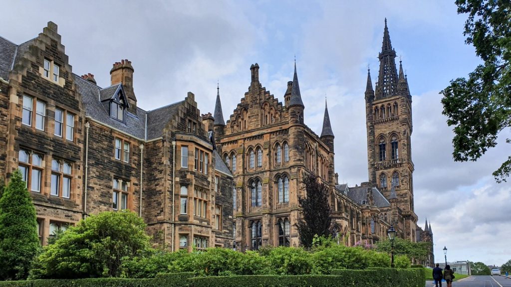 Podczas zwiedzania Glasgow w jeden dzień zobaczysz m.in. uniwersytet w Glasgow. Foto: M. Błażejczak